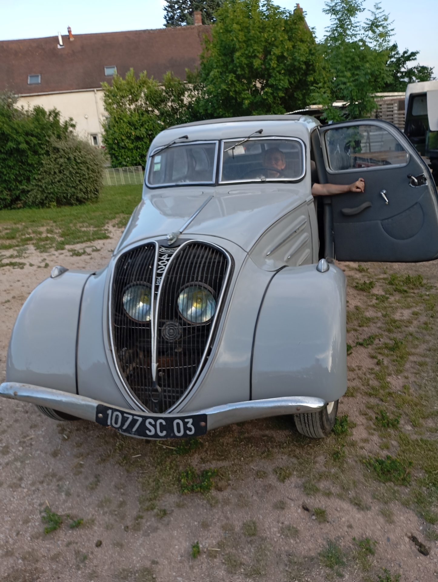 402 PEUGEOT