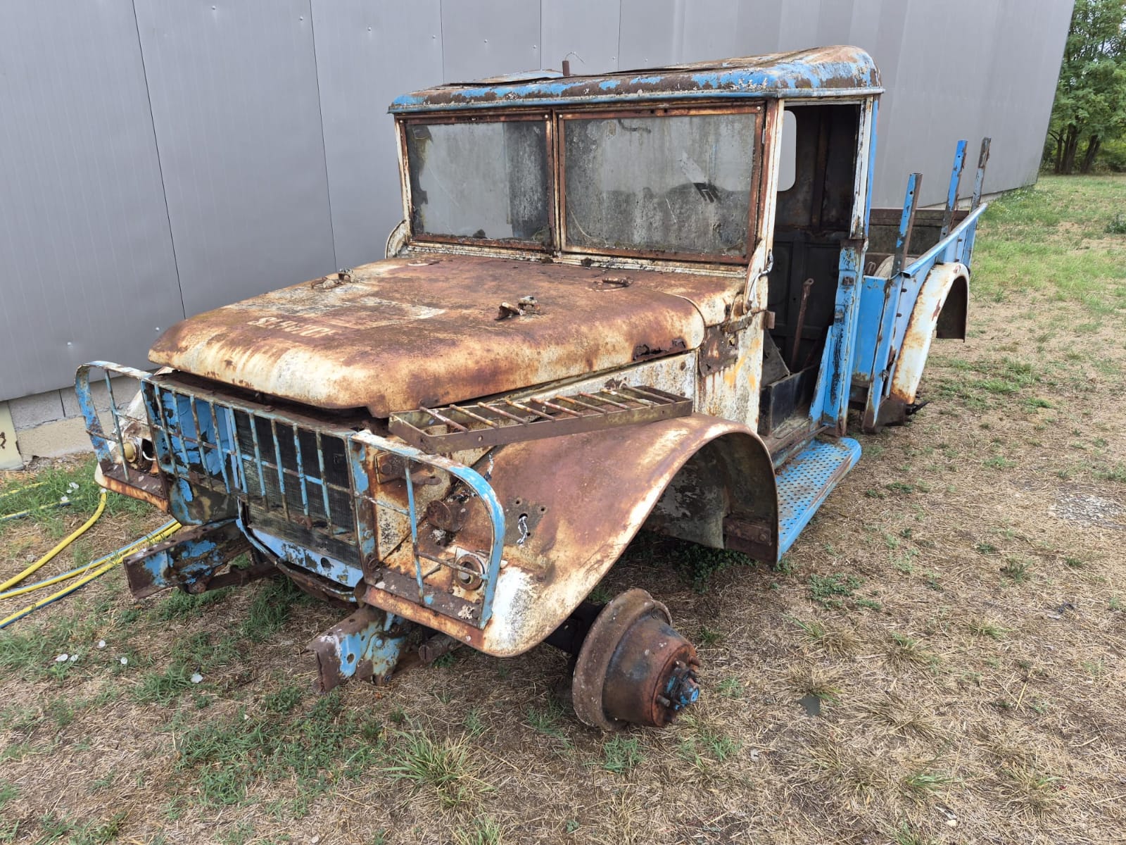 Épave de Dodge m37 pour pièces